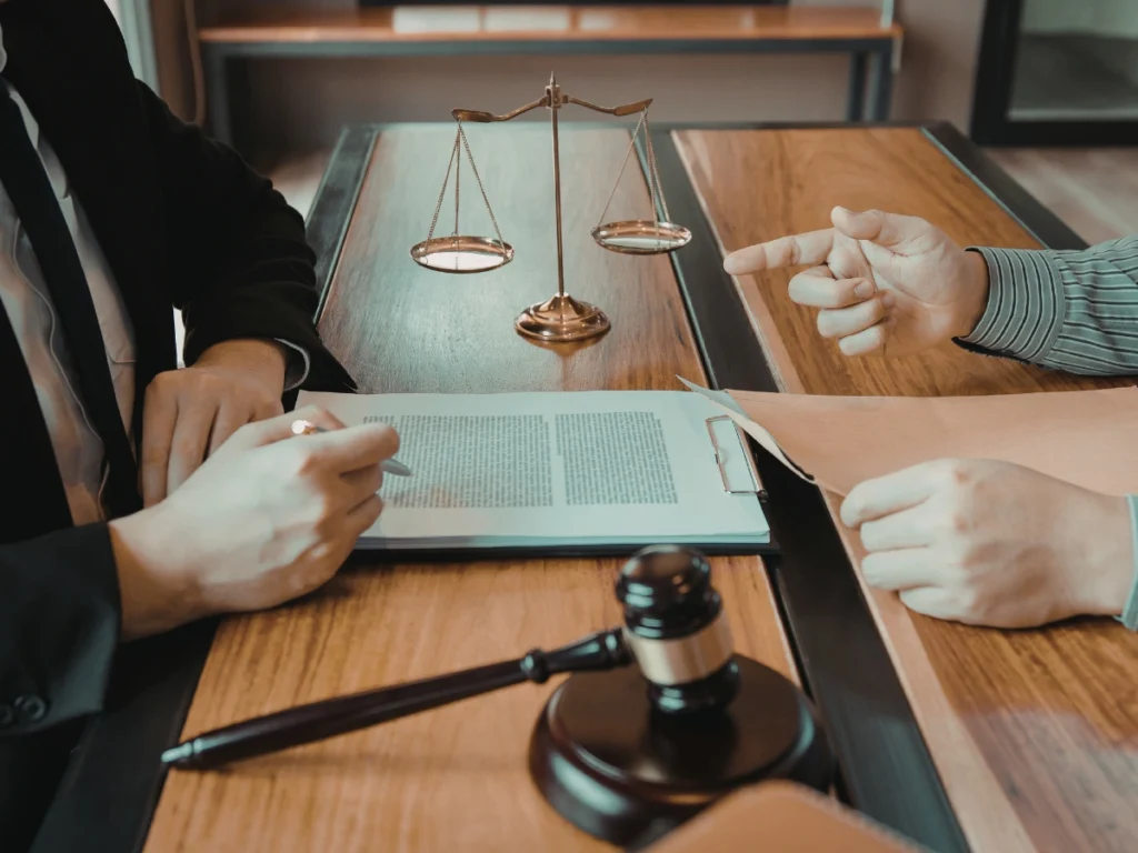 Experienced Criminal Lawyer in Dubai – Full Legal Protection 24/7 with Lawbridge